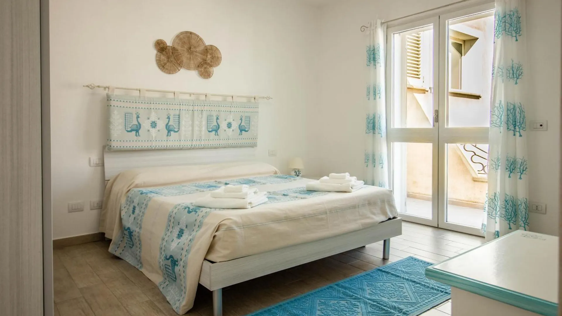 Lovely Apartment Near Palau Beach With Terrace!