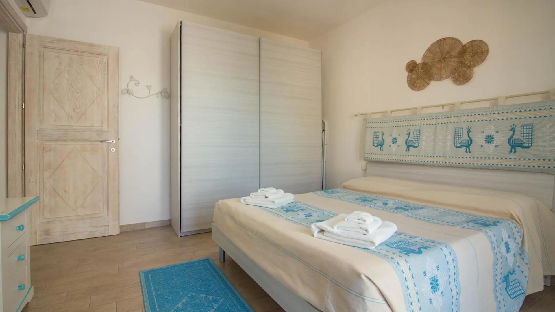 Lovely Apartment Near Palau Beach With Terrace!